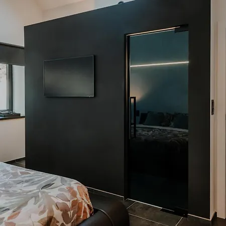 Queen's Avenue * スパ