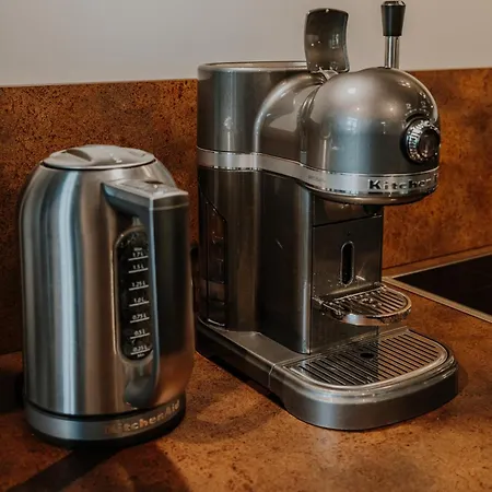 別荘 Queen's Avenue *