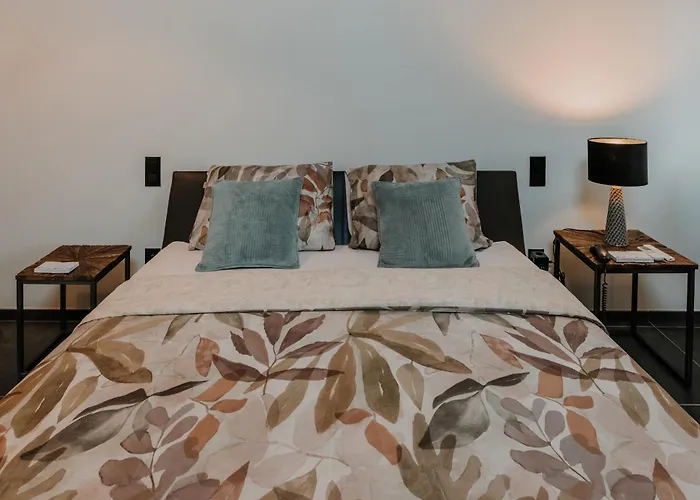 Queen's Avenue * Spa